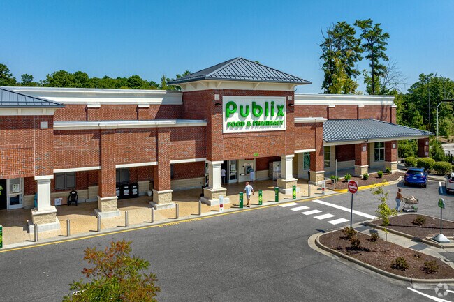 The Publix Grocery is located in the Amberly Place Shopping Center in Weldon Ridge.
