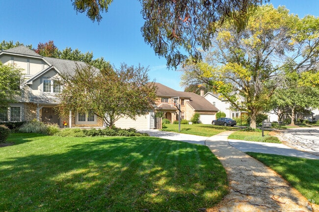 Houses in Walnut Ridge line the streets with stunning fascias.