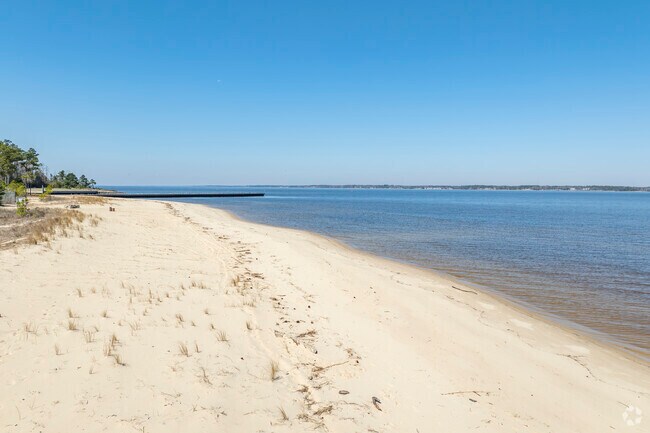 Havelock residents can go to the coastal beaches or enjoy smaller and less used beaches along the Nuese River bordering the city.