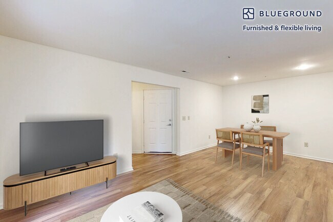 10608 Kitty Pozer Dr unit FL3-ID8707A, Fairfax, VA 22030 - photo 3