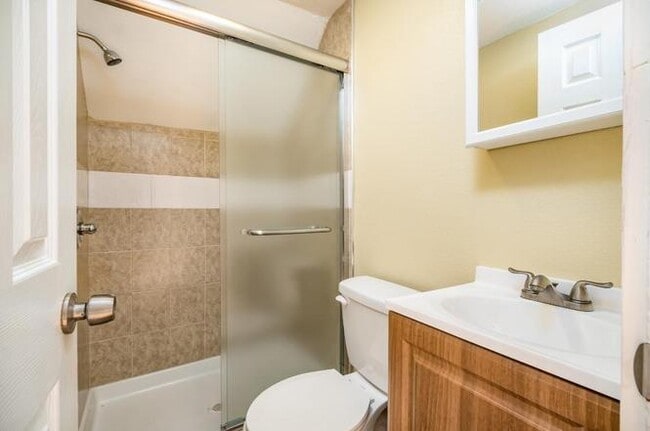 312 W Main St unit 2, Turlock, CA 95380 - photo 6