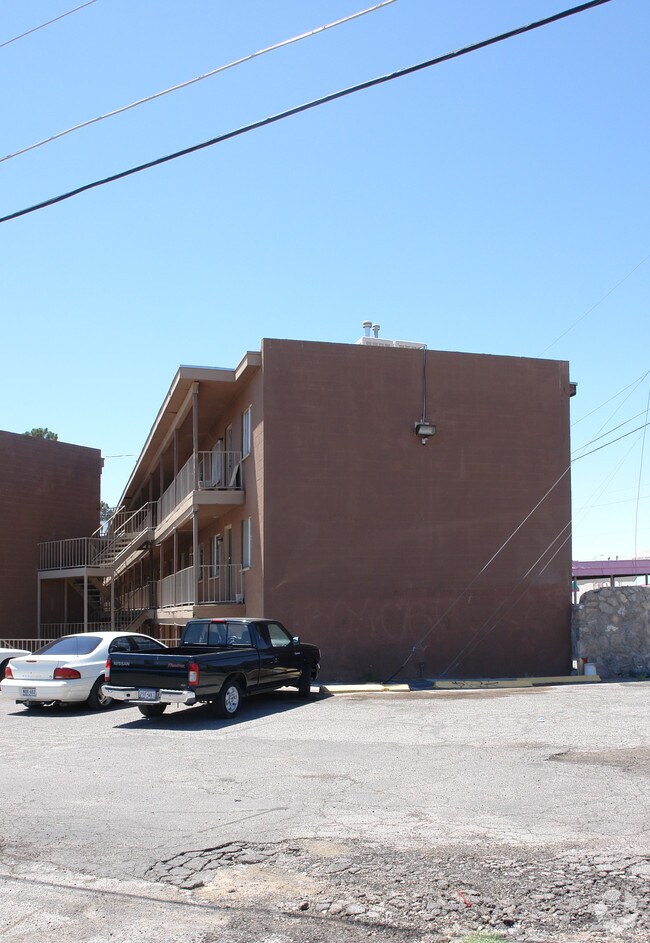 Hacienda Heights, El Paso, TX 79915 - photo 2