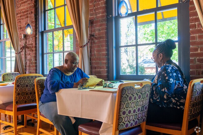 Come into Eleven Eleven Mississippi in Lafayette Square and enjoy a relaxing meal.