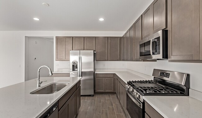 21599 N Daniel Dr, Maricopa, AZ 85138 - photo 3