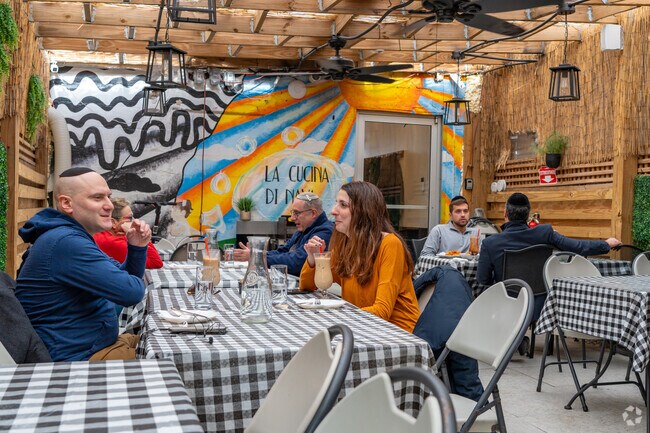 Many people stop by La Cucina de Nava on their lunch break.