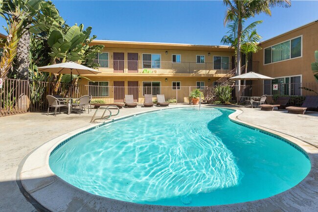 Elan Coco Palms, San Diego, CA 92107 - photo 2
