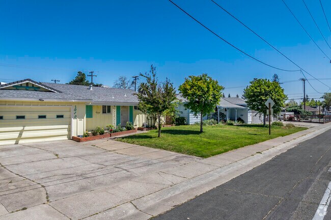 This row of older ranch-style homes lines most the streets of Arden Gardens.