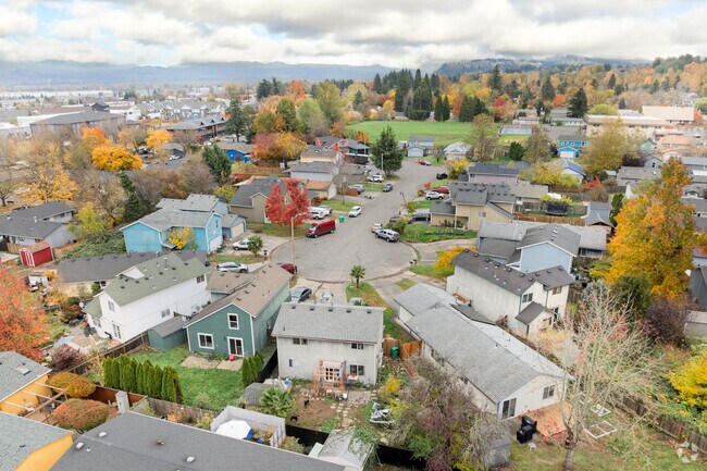 Cul-de-sacs in Wood Village reflect the area’s suburban lifestyle and family-friendly design.