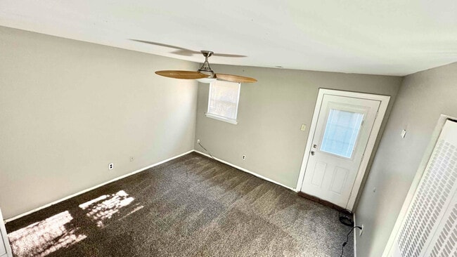 3302 S Keswick Cir unit 1, Philadelphia, PA 19114 - photo 3