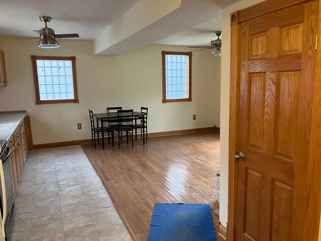 4454 Floyd Dr, Columbus, OH 43232 - photo 3