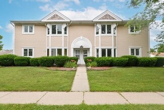 2067 Cliff Alex Ct S Unit A3, Waukesha, WI 53189