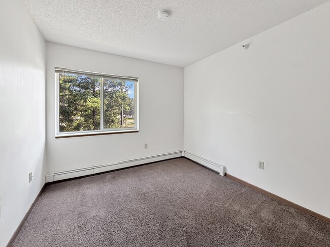 Crown Ridge Apartments, Minnetonka, MN 55305 - photo 7