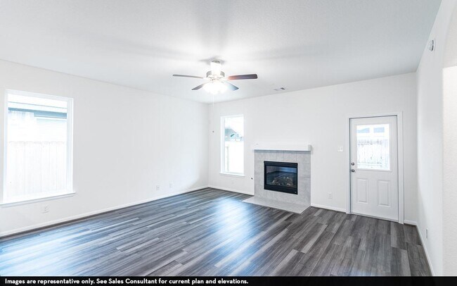 210 Estelle Ct unit 36465548, Dayton, TX 77535 - photo 4