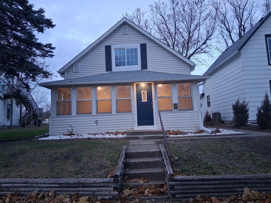 1714 E Walnut St, Des Moines, IA 50316 - photo 1