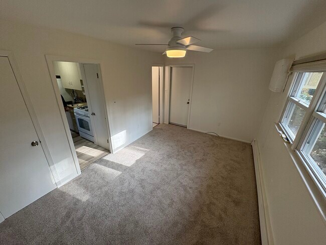 23 Pilgrim Dr unit 1, Port Jefferson, NY 11777 - photo 5