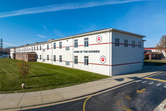 Hoover Elementary School has a student-teacher ratio of 15 to 1.