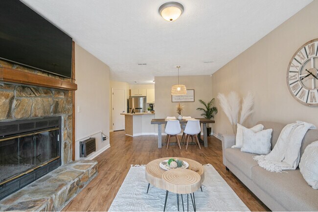 1006 Brookhollow Dr unit 9, Fayetteville, NC 28314 - photo 5