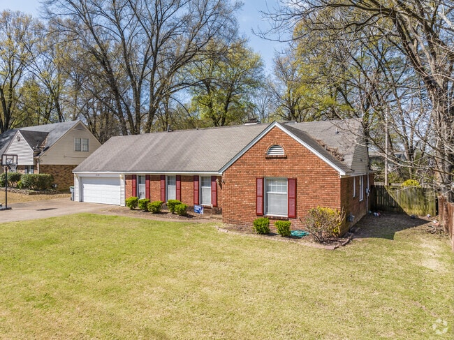 Well Kept Ranch Style Home in Fox Meadows