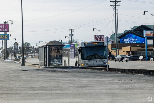 Fassnight neighborhood has several bus stops with public transportation access.