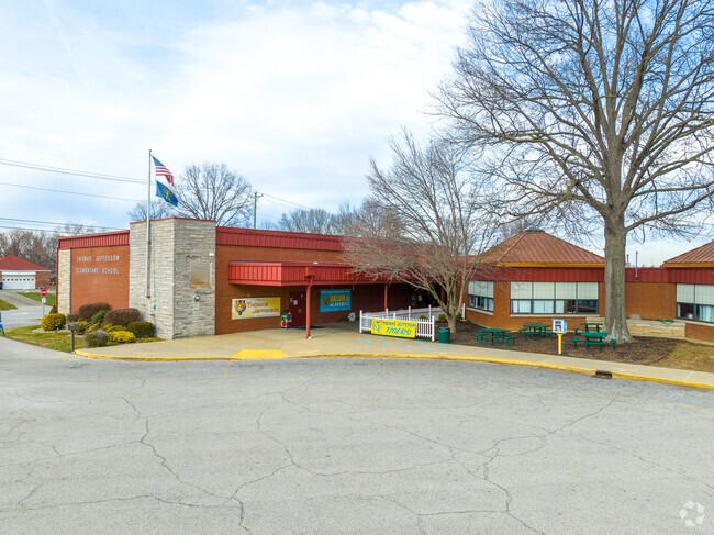 Thomas Jefferson Elementary School is a traditional elementary school.