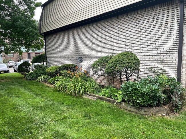 46 Highview Dr, Woodbridge, NJ 07095 - photo 4