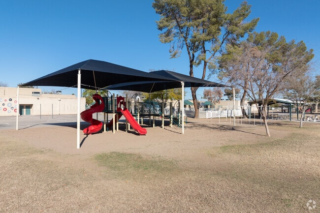 Patterson Elementary in Gilbert offers plenty of options for outdoor activities.