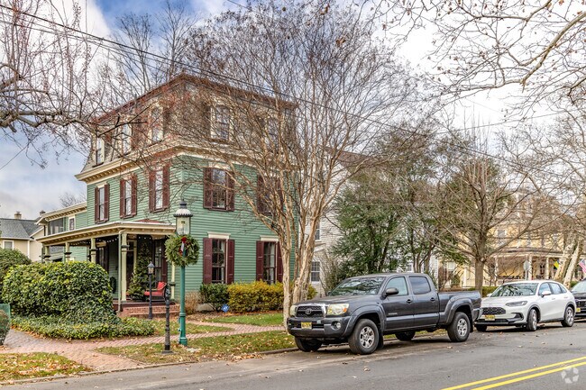 The Arbor Day Association designated Riverton as a Tree City USA in 1989.