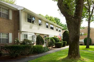 Riverview Gardens, Nashua, NH 03063 - photo 2