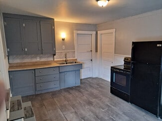 138 Spring St Unit 203, Auburn, ME 04210