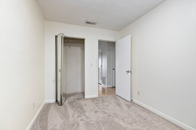 1378 Bradley Dr unit 3, Harrisonburg, VA 22801 - photo 3