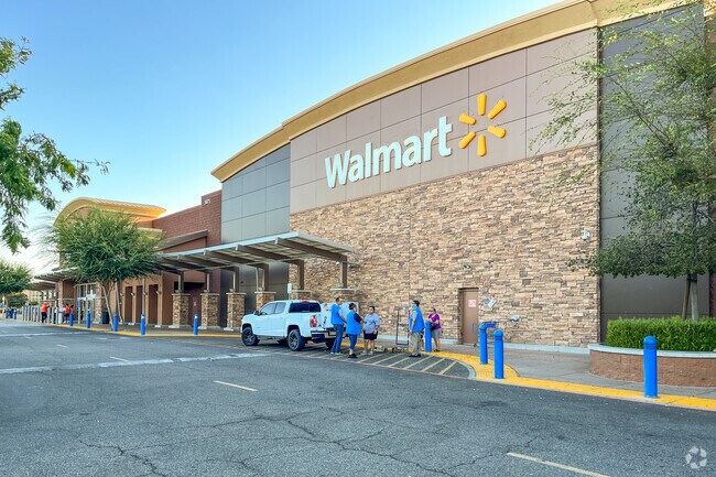 The Campus Park Walmart is situated within a spacious shopping center.