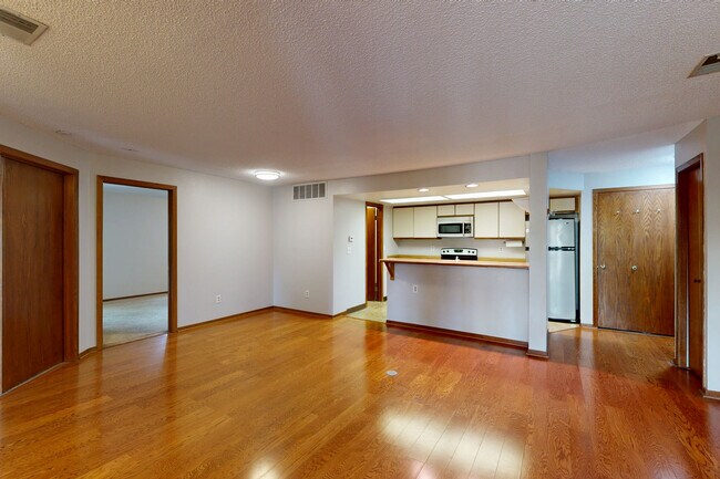 2960 Shadow Creek Dr unit 201, Boulder, CO 80303 - photo 2