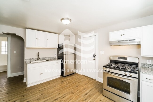 3270 N 36th St, Milwaukee, WI 53216 - photo 7