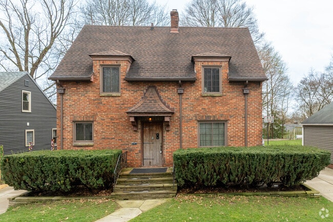 An example of a historic Colonial home in the Cuyahoga View neighborhood.