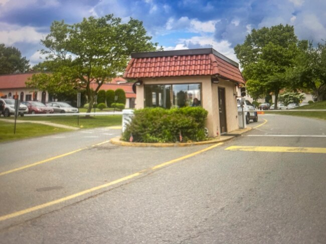 24 Madrid Square unit 4, Brockton, MA 02301 - photo 5