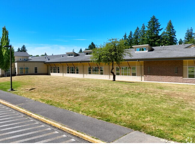 Reeves Middle School welcomes North East Olympia students yearly.