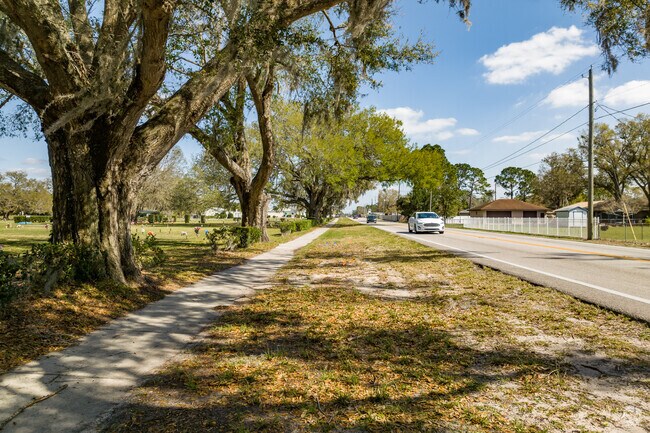Thornhill Road and K-Ville Avenue are the community’s main thoroughfares.