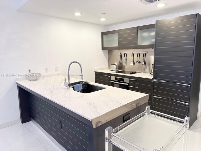 200 S Biscayne Blvd unit 4314, Miami, FL 33131 - photo 4