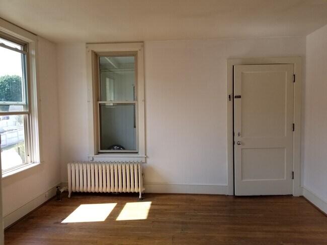 583 Pleasant St unit 3, Chambersburg, PA 17201 - photo 4