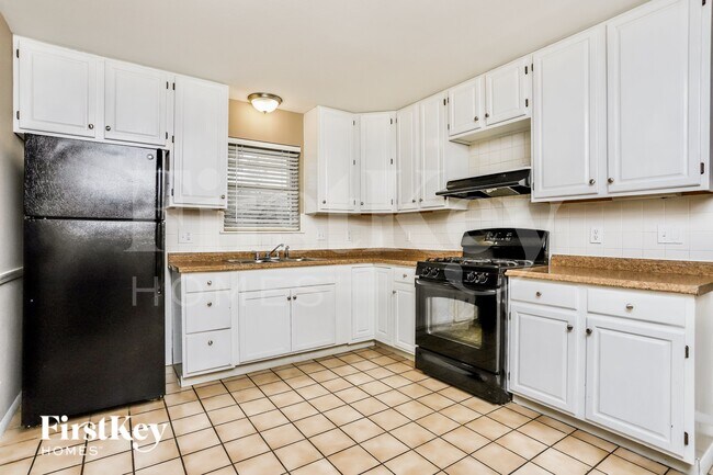 14035 Invicta Dr, Florissant, MO 63034 - photo 5