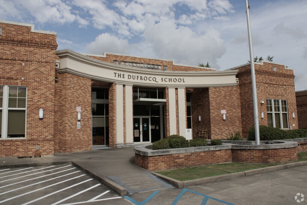 Main entrance to The Dufrocq School in Garden District, Baton Rouge LA
