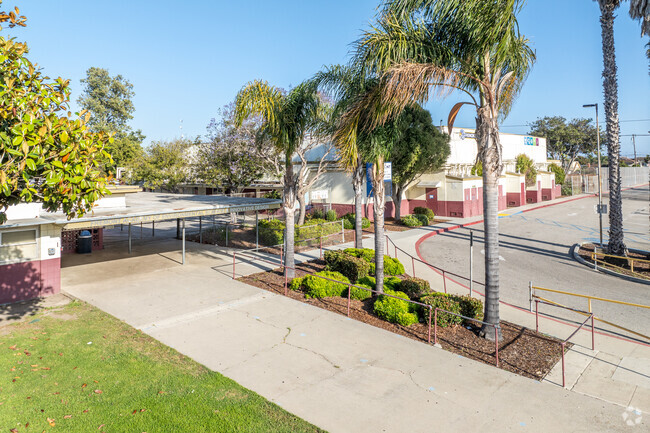 Fremont Academy allows students to take specialized courses to achieve their goals.