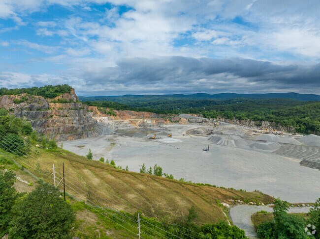 A large quarry can be found in Riverdale right off Hamburg Turnpike.