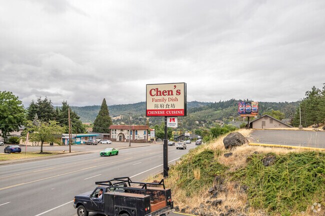 Chen's Chinese Restaurant has the best egg flower soup in Roseburg.