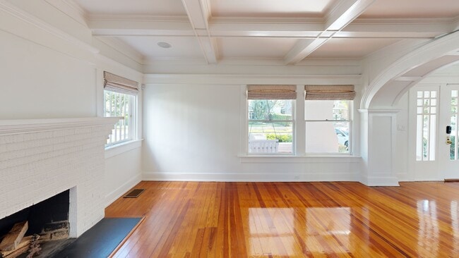 3003 W Harbor View Ave, Tampa, FL 33611 - photo 2