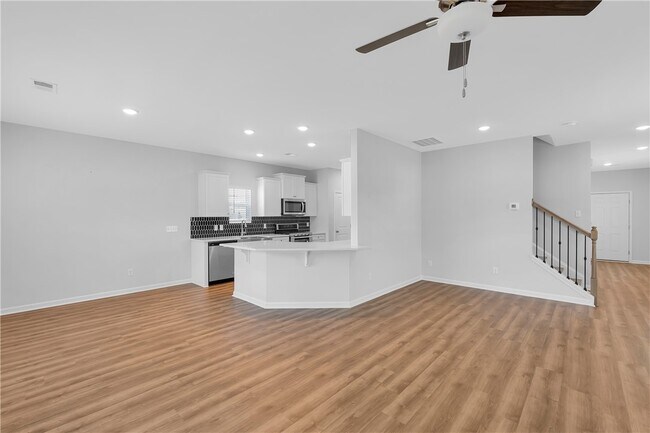 101 Brown Cir, Easley, SC 29642 - photo 5