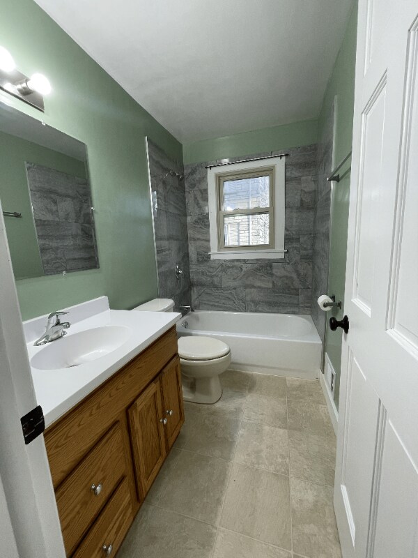 1025 Mayfair Dr unit 2, Racine, WI 53402 - photo 5