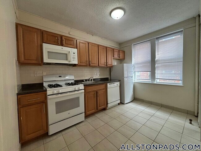 518 Cambridge St unit 3, Allston, MA 02134 - photo 6