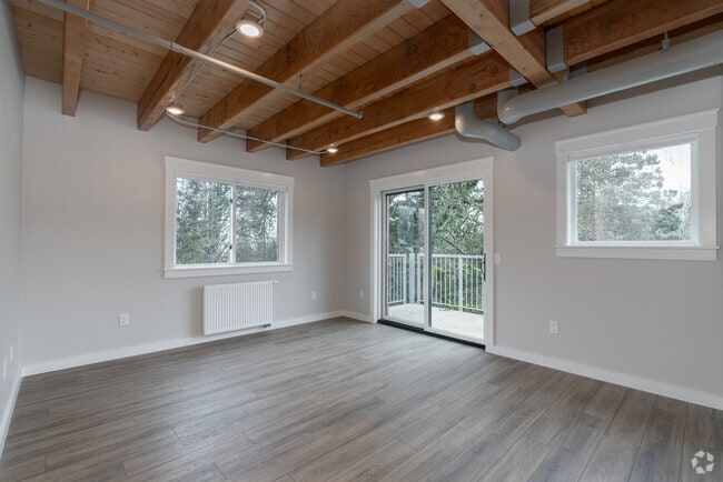 3BR, 2BA - 1,404SF - Living Room