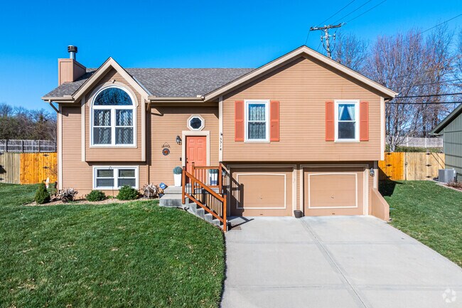 Newer homes built in the 90s live in the Gracemor-Randolph Corners neighborhood.